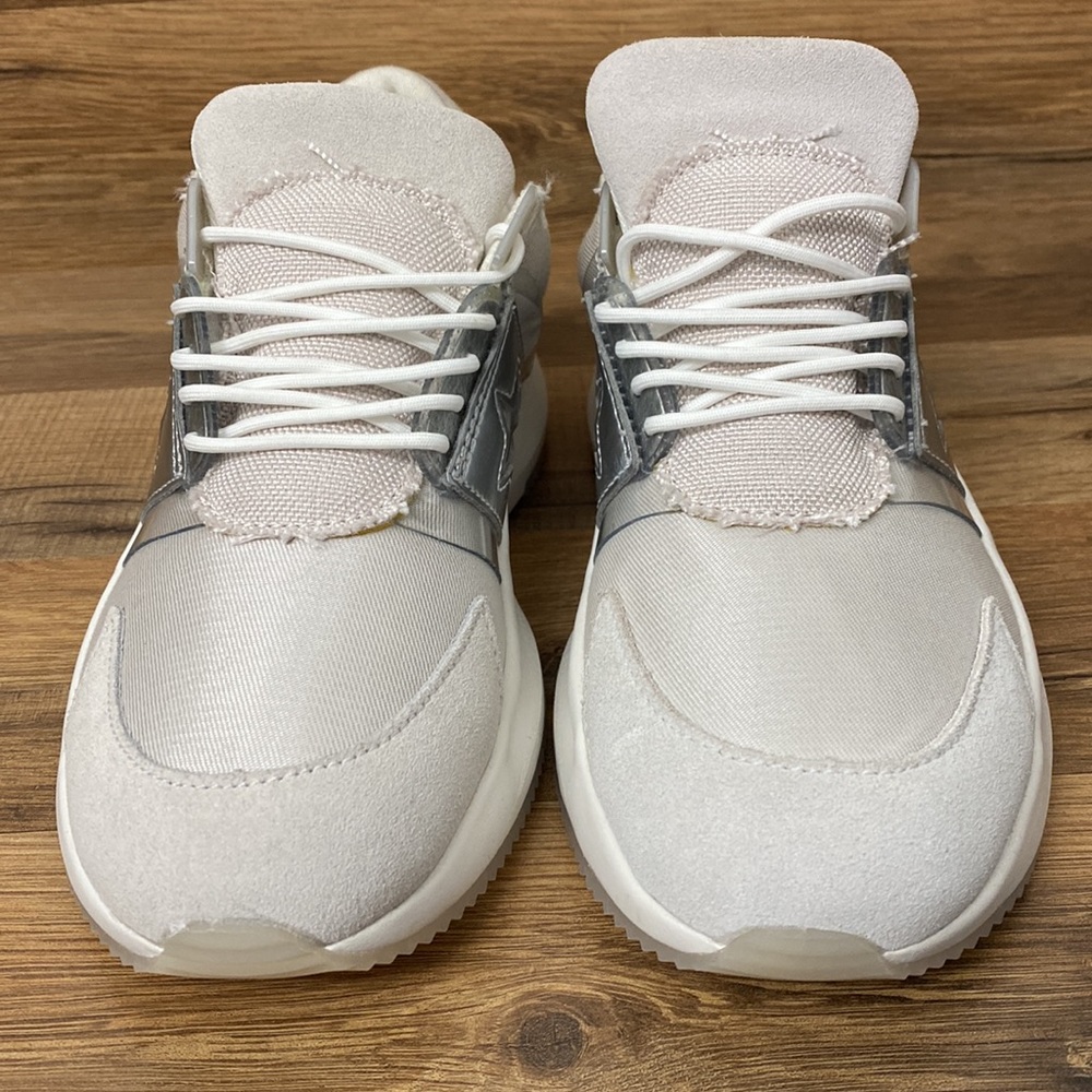 CONVERSE LOW TOP BRAND NEW - Picture 2 of 7